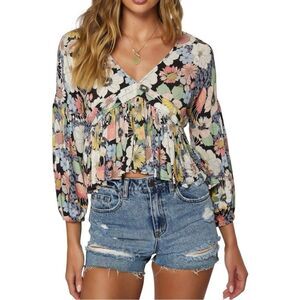 🌹O'Neill Pink and Blue Flutter Sleeve Crop Blouse